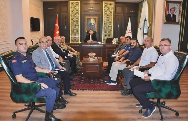 Edremit'in kurtuluşu için Kaymakam Engin başkanlığında toplantı yapıldı