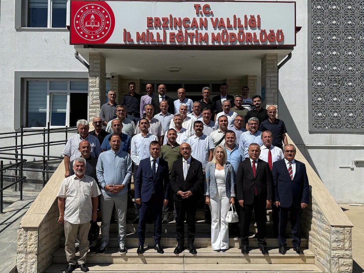 Erzincan'da ilkokul müdürleriyle yeni eğitim yılı hazırlıkları masaya yatırıldı