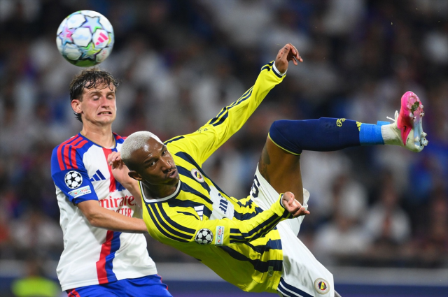 Fenerbahçe'de Talisca ile yollar ayrıldı