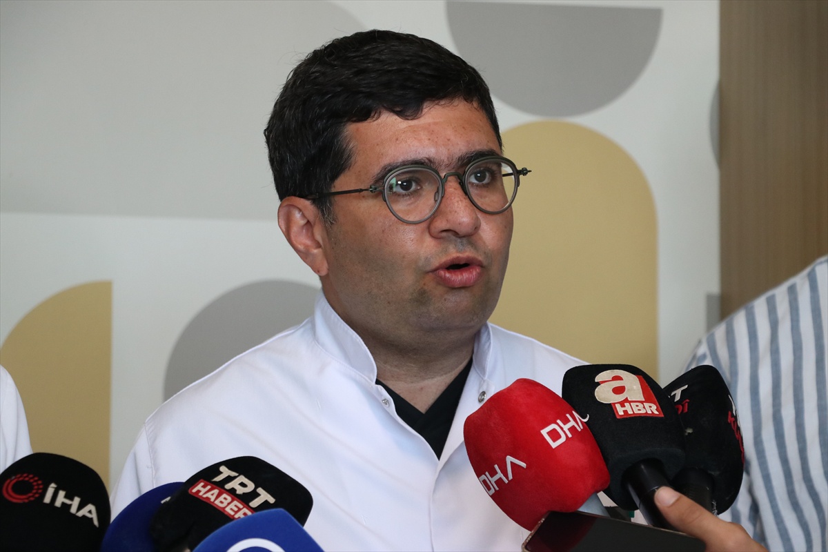 Açık kalp ameliyatı geçiren hastanın kalbindeki delik, ikinci ameliyatsız kapatıldı