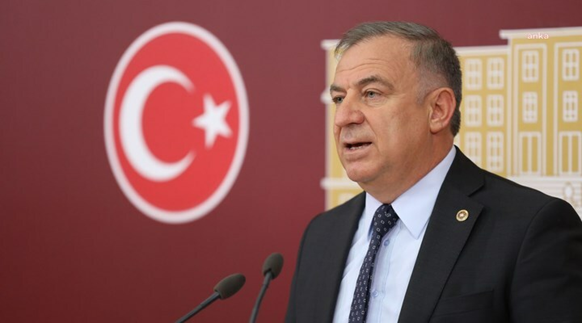 Gökan Zeybek: Üsküdar'da gözaltılar varken seçim ilanı milletin oyuyla alay etmektir