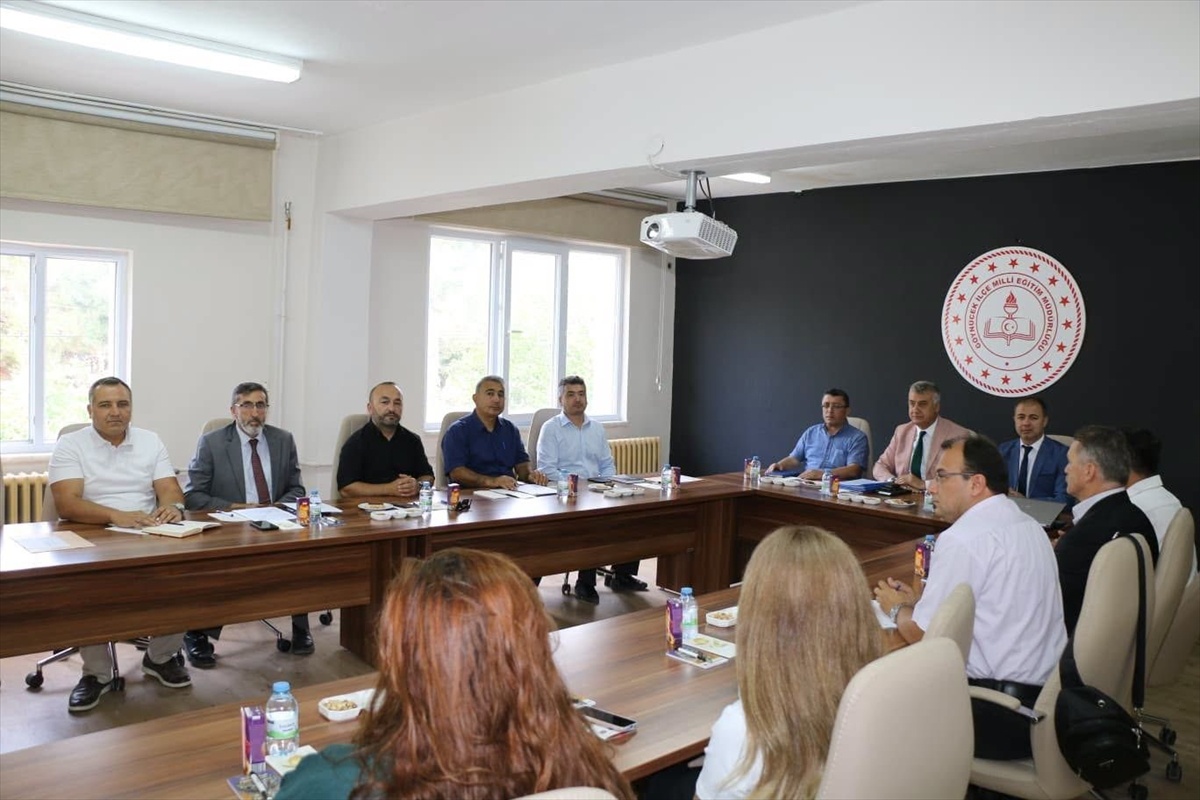 Göynücek\'te okul yöneticileriyle eğitim hazırlık toplantısı yapıldı