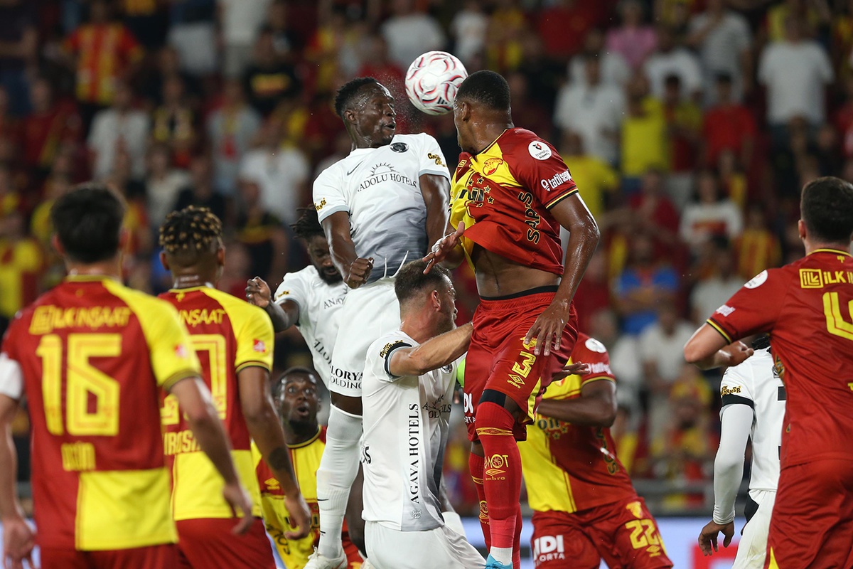 Göztepe, Gaziantep FK karşısında ilk galibiyet için Gürsel Aksel'de