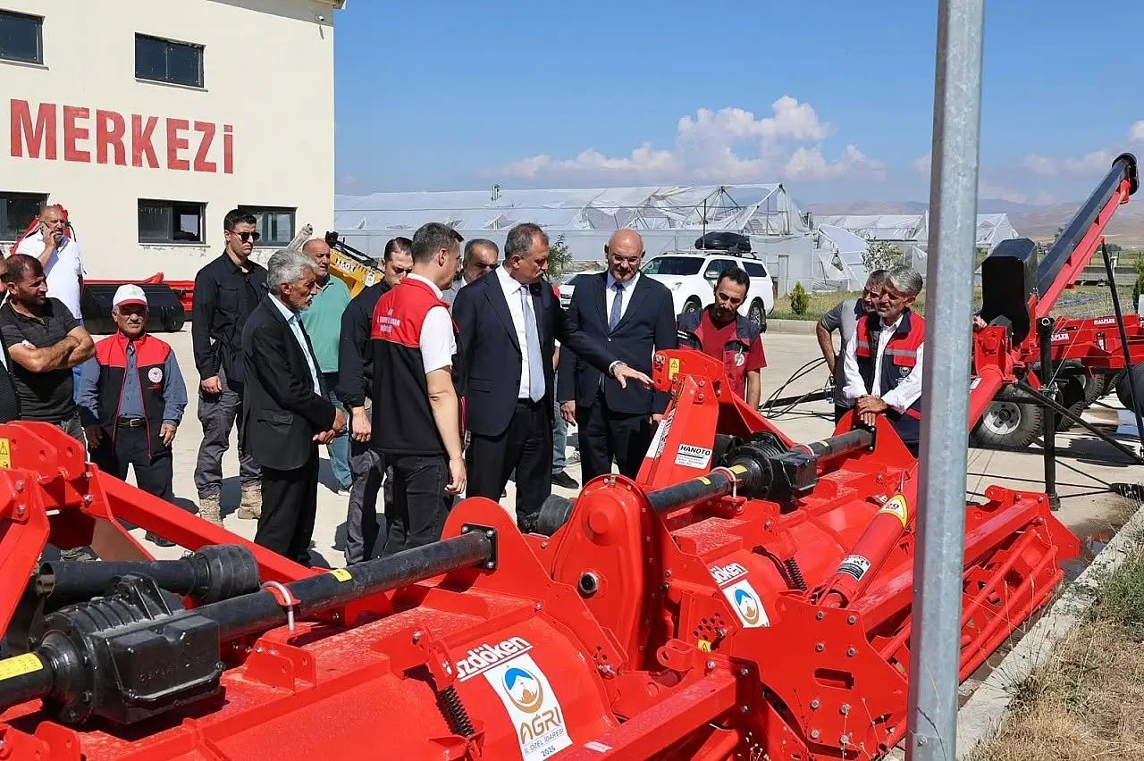 Ağrı'da 22 yeni tarım makinesi çiftçilerin kullanımına sunuldu, sayı 183'e ulaştı