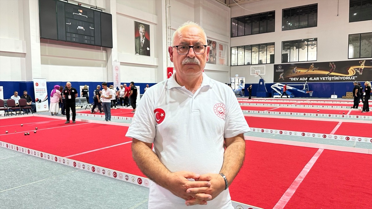 Çanakkale\'deki bocce şampiyonasında 24 huzurevi takımı final için yarışıyor