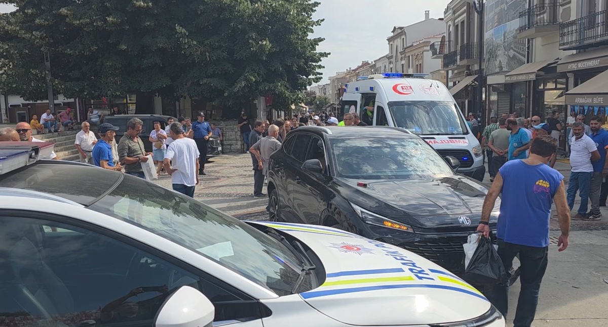 Edirne'deki kazada sürücü alkolmetreyi üflemek yerine nefes çekince polis uzun süre uğraştı