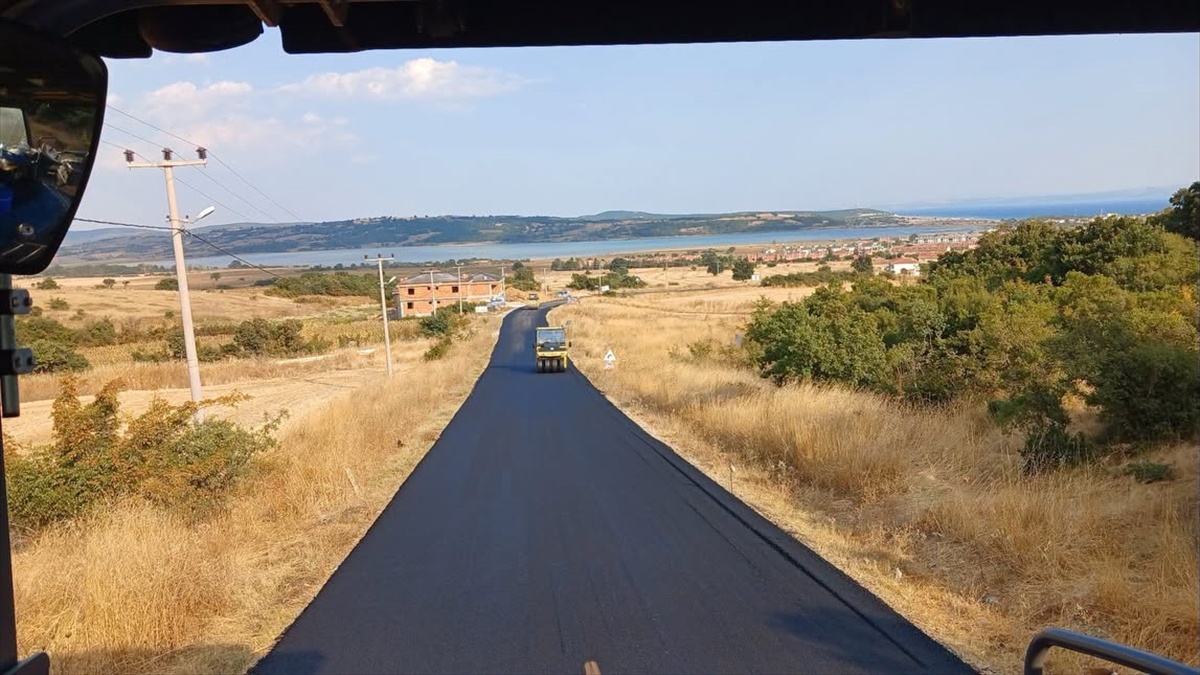 Edirne Keşan'da 2,7 kilometrelik grup yoluna sıcak asfalt serildi