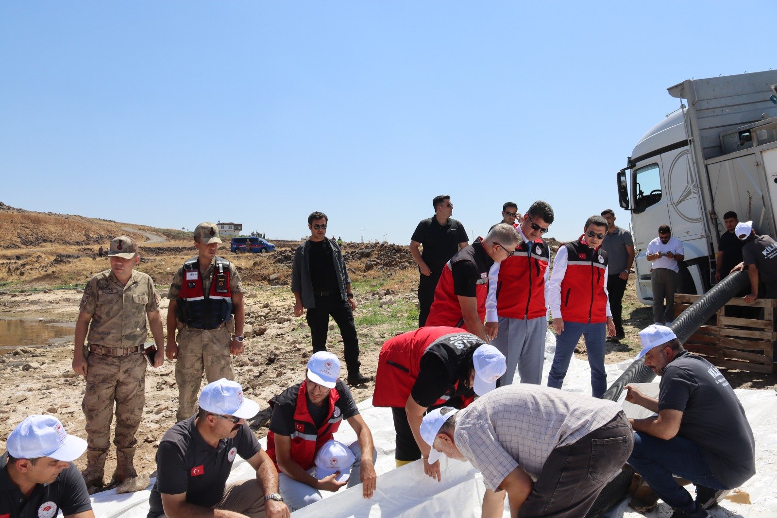 Kilis'teki gölet ve barajlara 600 bin balık bırakıldı