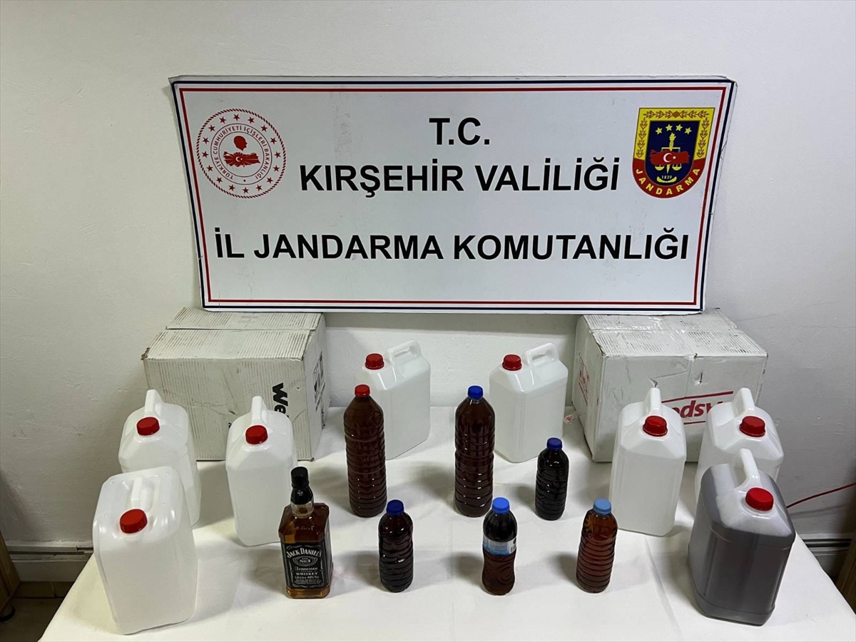 Kırşehir'de sahte içki operasyonunda 35 litre etil alkol ve 15 litre sahte içki ele geçirildi