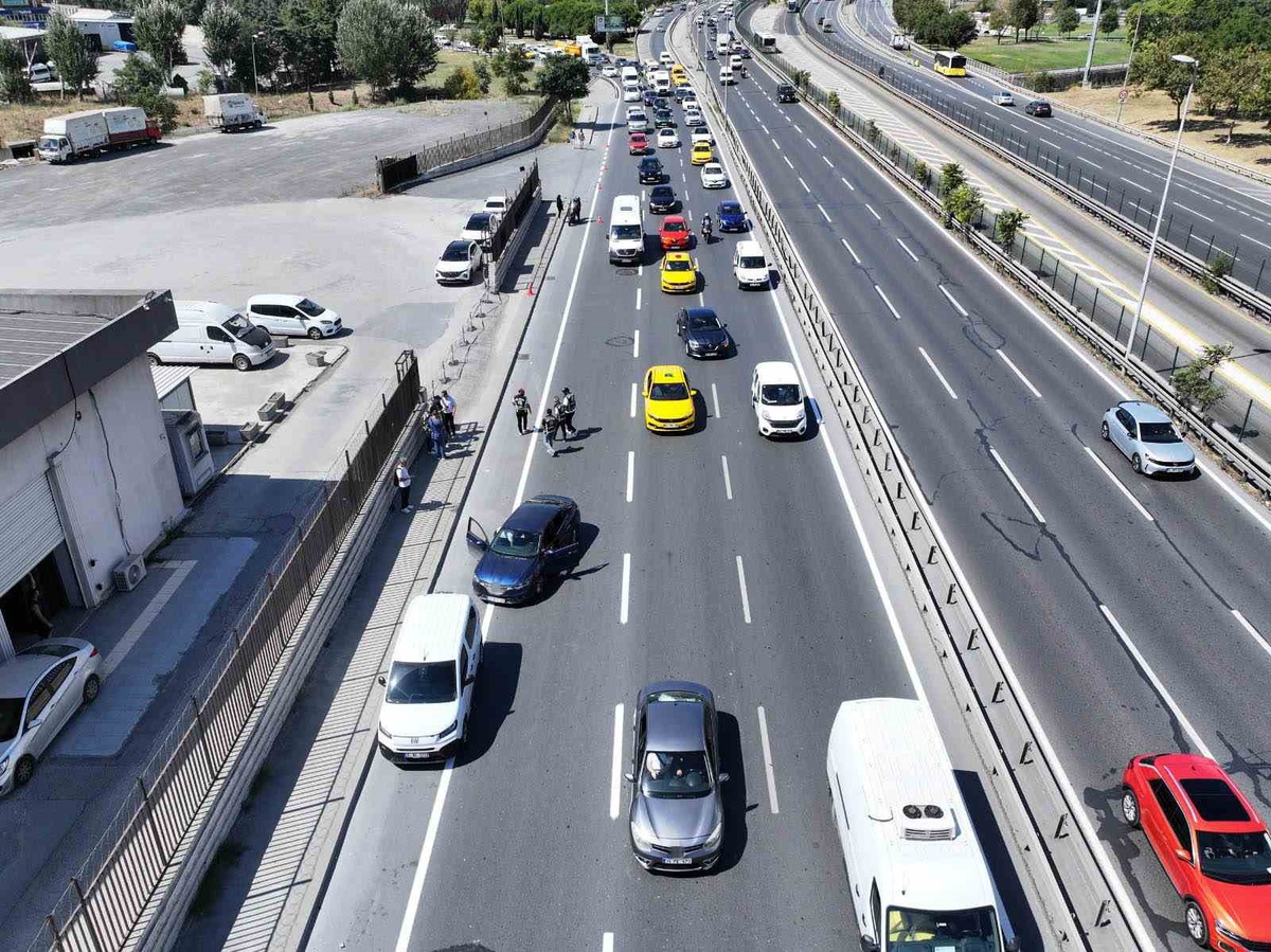 İstanbul'da korsan taksi denetiminde 948 bin TL ceza kesildi