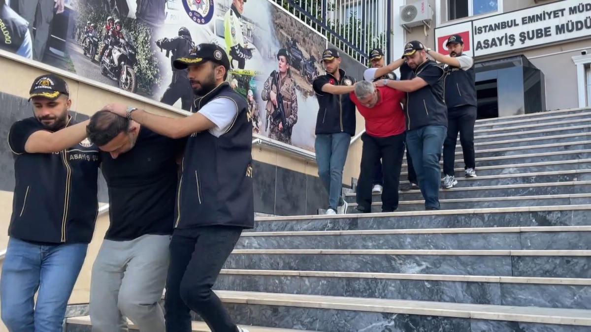 İstanbul'da kredi puanı dolandırıcılığı operasyonunda 5 şüpheli yakalandı