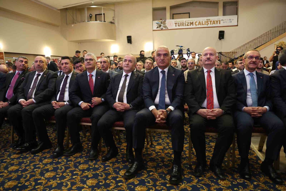 Bakan Ersoy: Turizmde rekor: 25,8 milyon ziyaretçi