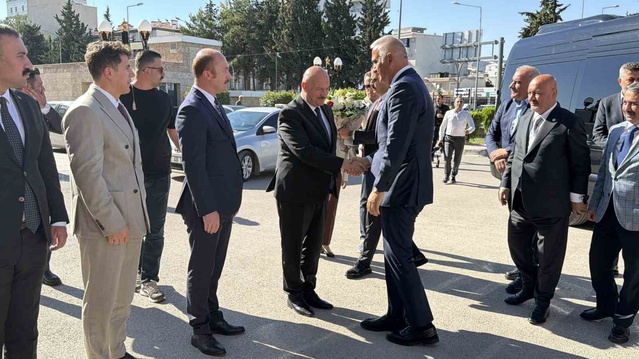 Bakan Ersoy Adıyaman'da kültür ve turizm yatırımlarını valilikte değerlendirdi