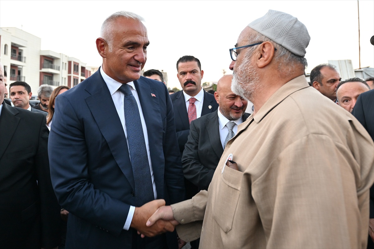 Bakan Ersoy, depremde hasar alan Adıyaman\'daki 2 cami ve türbenin açılışını yaptı