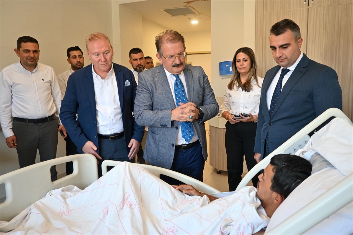 Antalya İl Sağlık Müdürü Özkan, Elmalı Devlet Hastanesi\'ni ziyaret etti