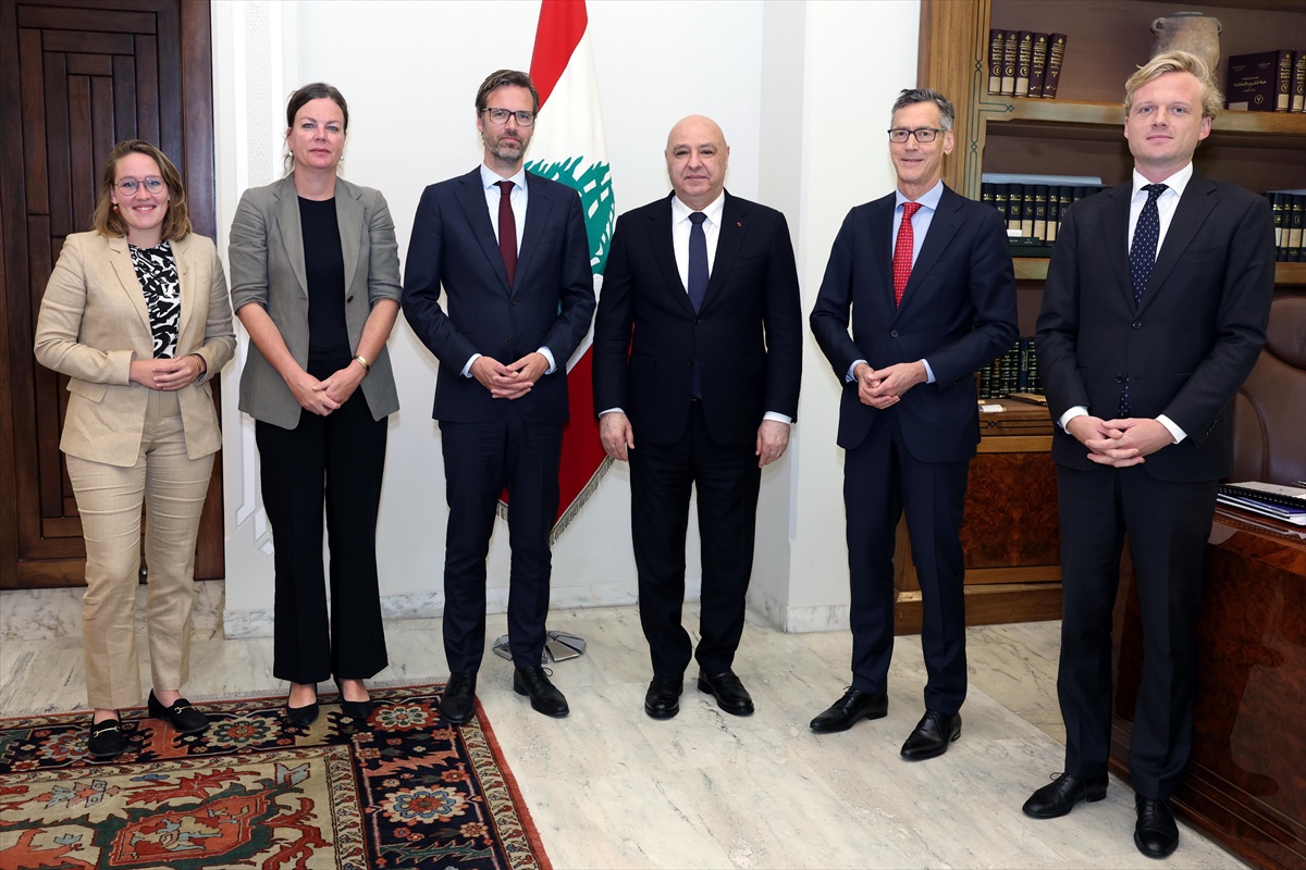 Lübnan Cumhurbaşkanı Avn: İsrail, Çerçeve Anlaşması'nı ihlal edip köyleri bombalıyor