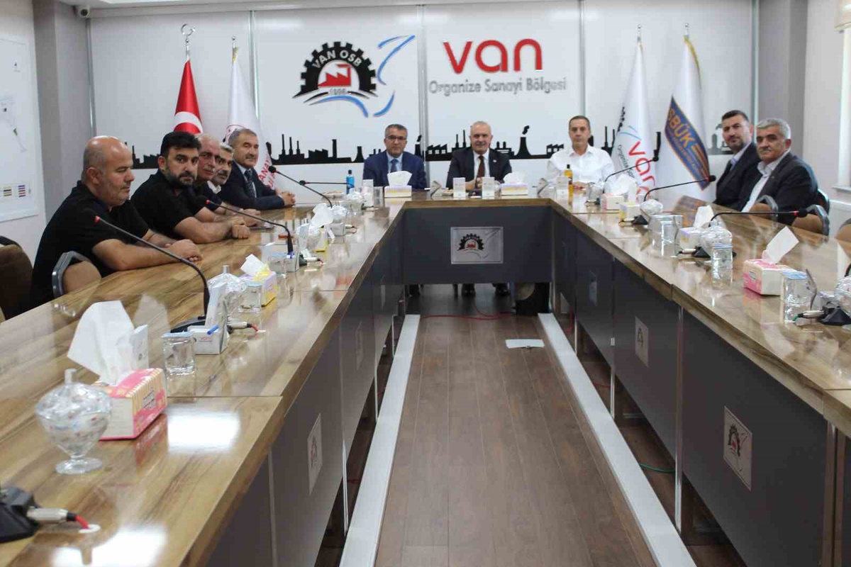 Van OSB Başkanı Aslan, Milletvekili Kayatürk'ün ziyaretinde sanayiye destek istedi