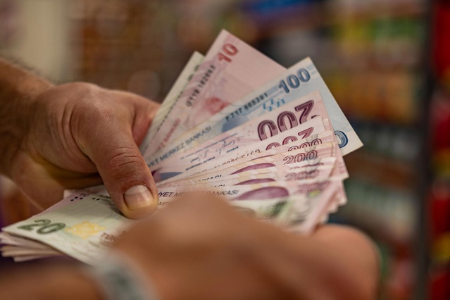 Memur ve emekli maaşlarına enflasyon farkı yüzde 3,66 ile ilk sinyali verdi