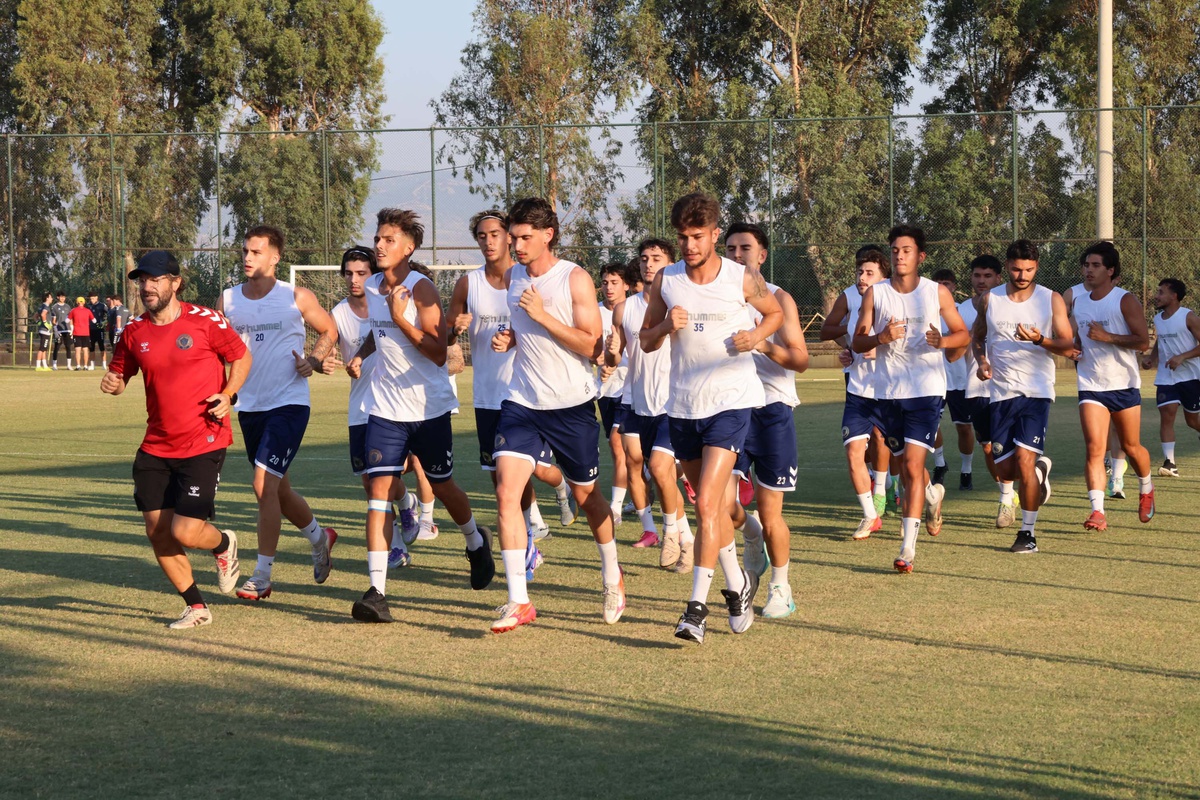 Menemen FK ligde kalma kararı aldı ve lisansları çıkardı