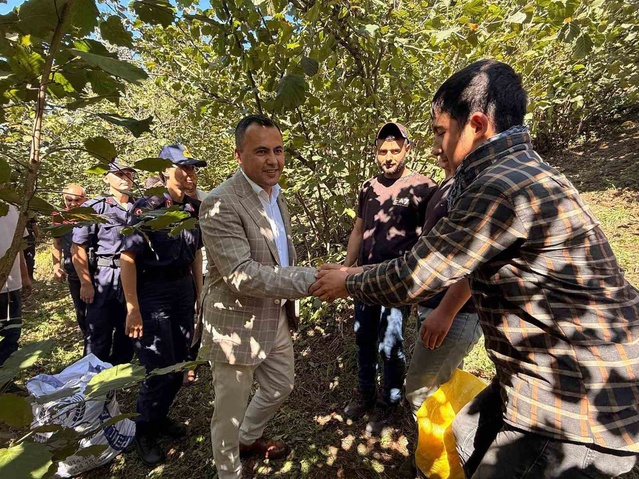 Akçakoca Kaymakamı Uzan, fındık hasadı için gelen mevsimlik tarım işçileriyle buluştu