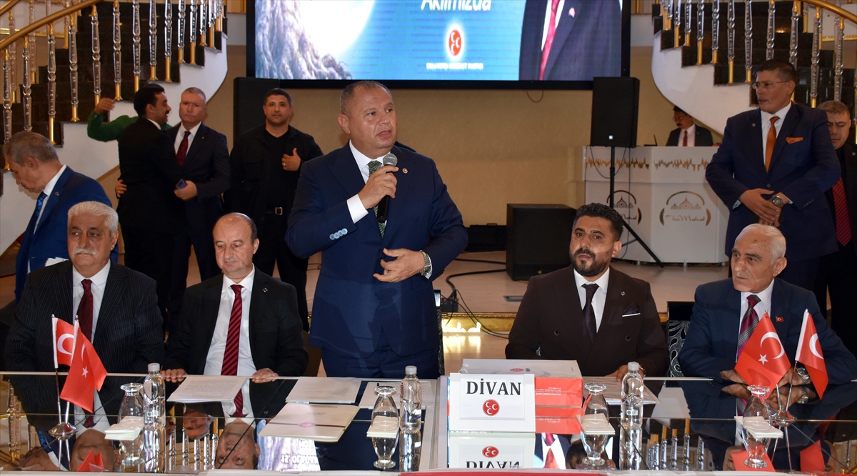 MHP Kırıkkale'de 15. Olağan Kongre'de Mekki Varol yeniden başkan seçildi