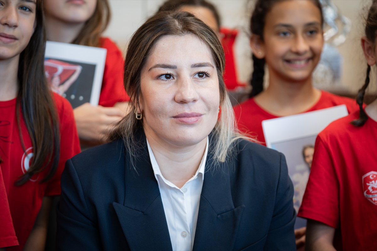 Bakan Yardımcısı Yerlikaya, minik güreşçilere 2036 hedefiyle çalışmalarını öğütledi