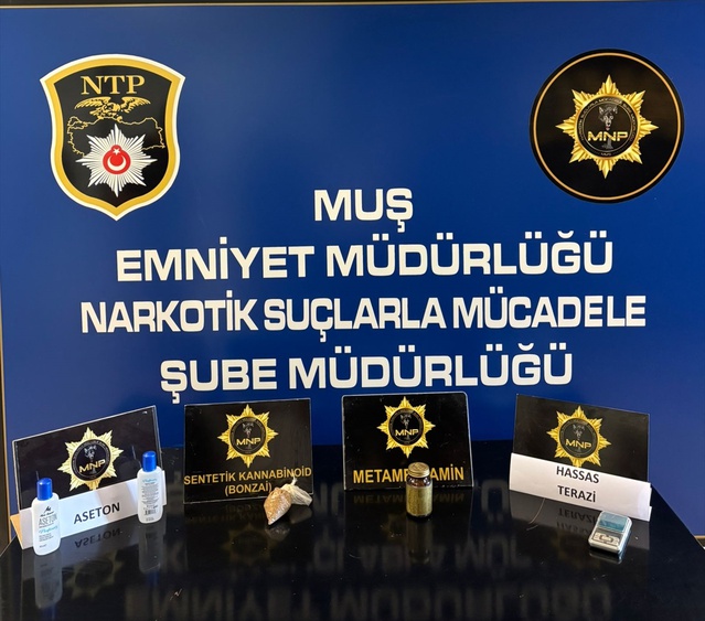 Muş'ta sokak satıcılarına yönelik operasyonda 5 şüpheli gözaltına alındı
