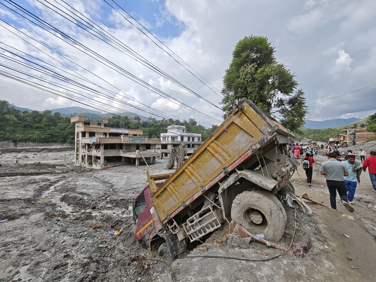 Nepal'de sel felaketinde can kaybı 1252'ye yükseldi, 4216 kişi kayıp