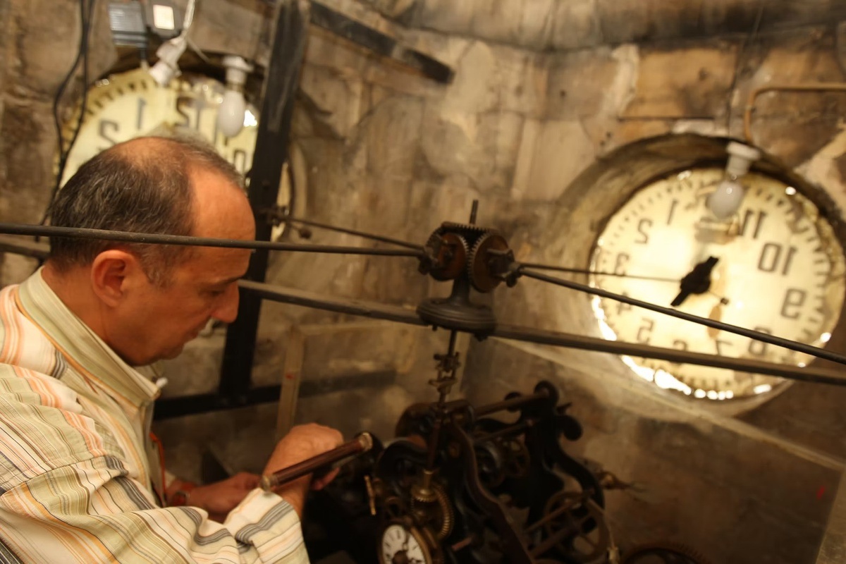İzmir Saat Kulesi 125 Yıldır İlk Günkü Mekanizmayla Çalışıyor