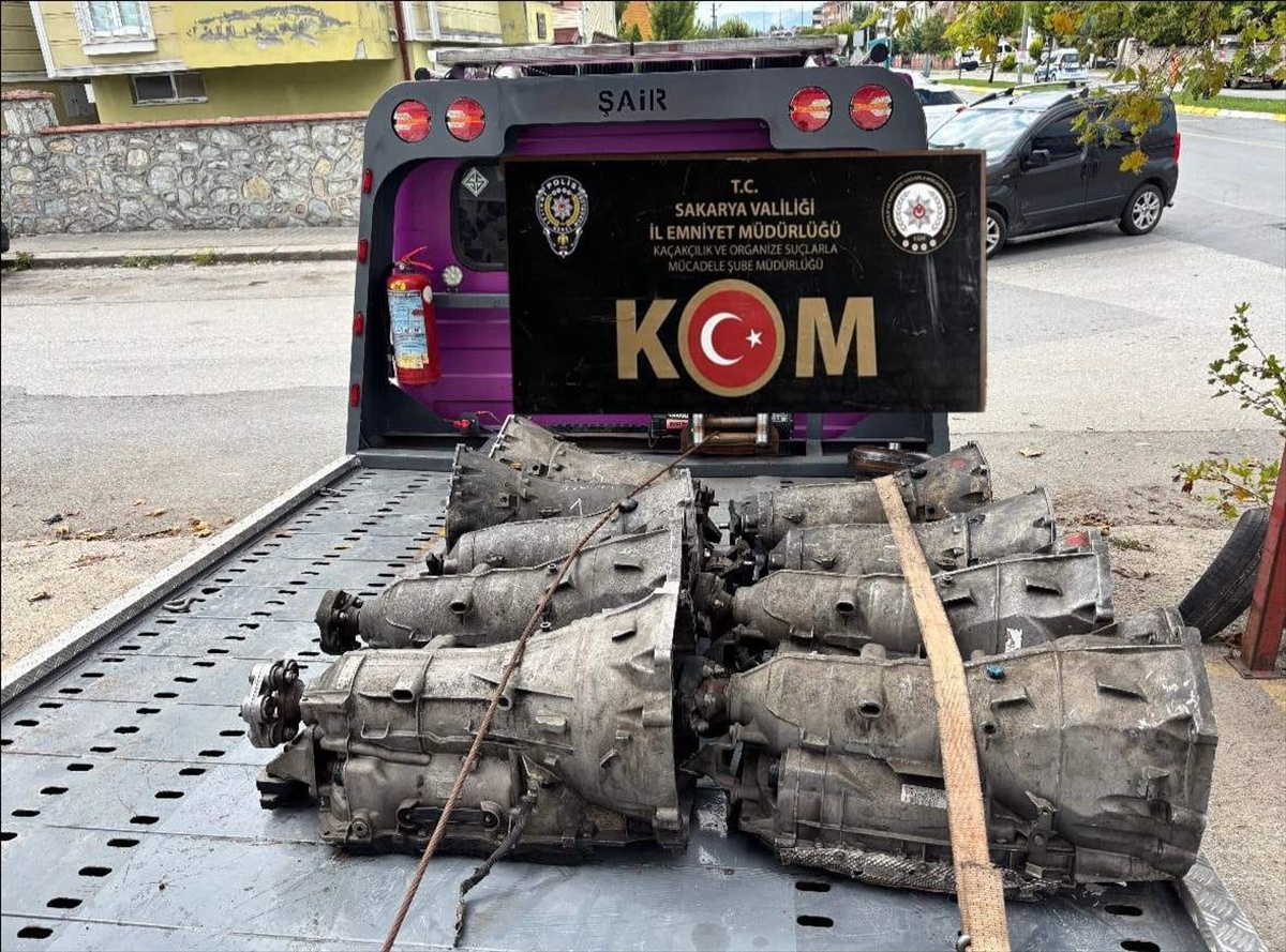 Sakarya'da gümrük kaçağı ürün operasyonunda 2 zanlı gözaltına alındı