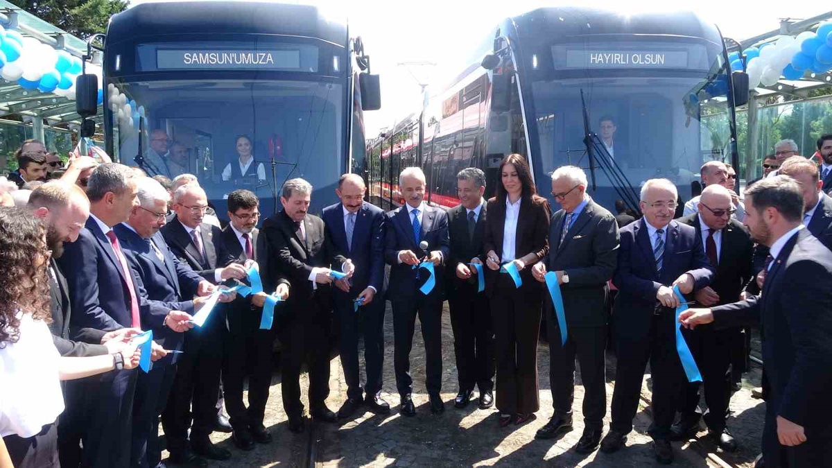 Samsun’da 2 yeni tramvay hizmete girdi