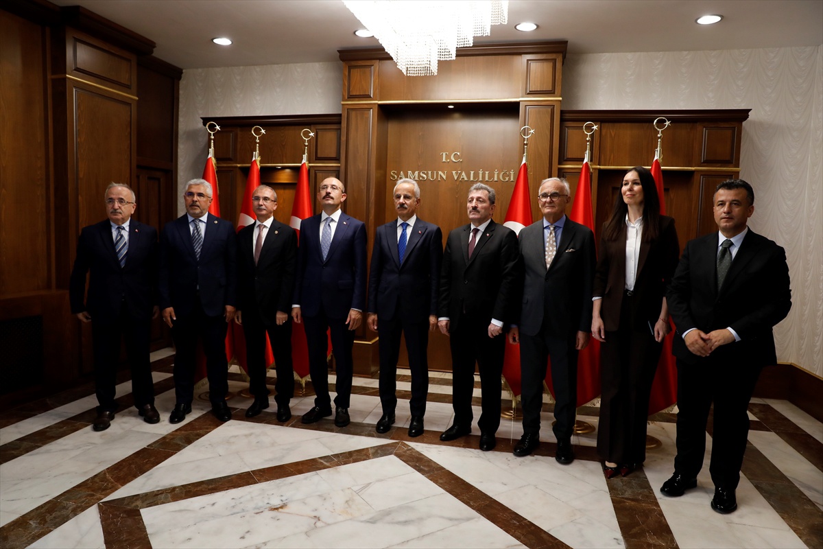 Bakan Uraloğlu: Samsun'da 12 yeni tramvaydan 2'si hizmete alındı, 10'u gelecek yıl