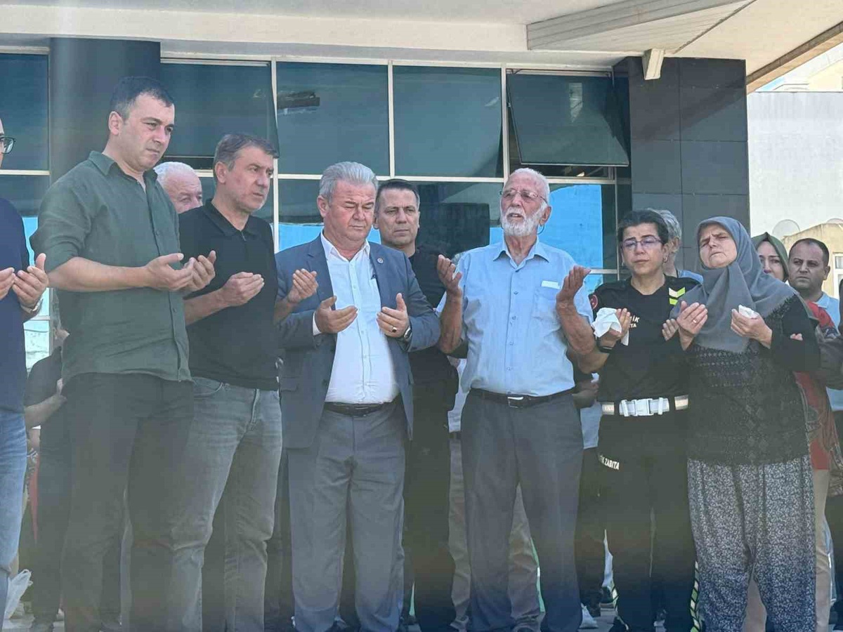 Antalya Serik'te zabıta memuru Osman Kozan kansere yenildi, gözyaşlarıyla uğurlandı