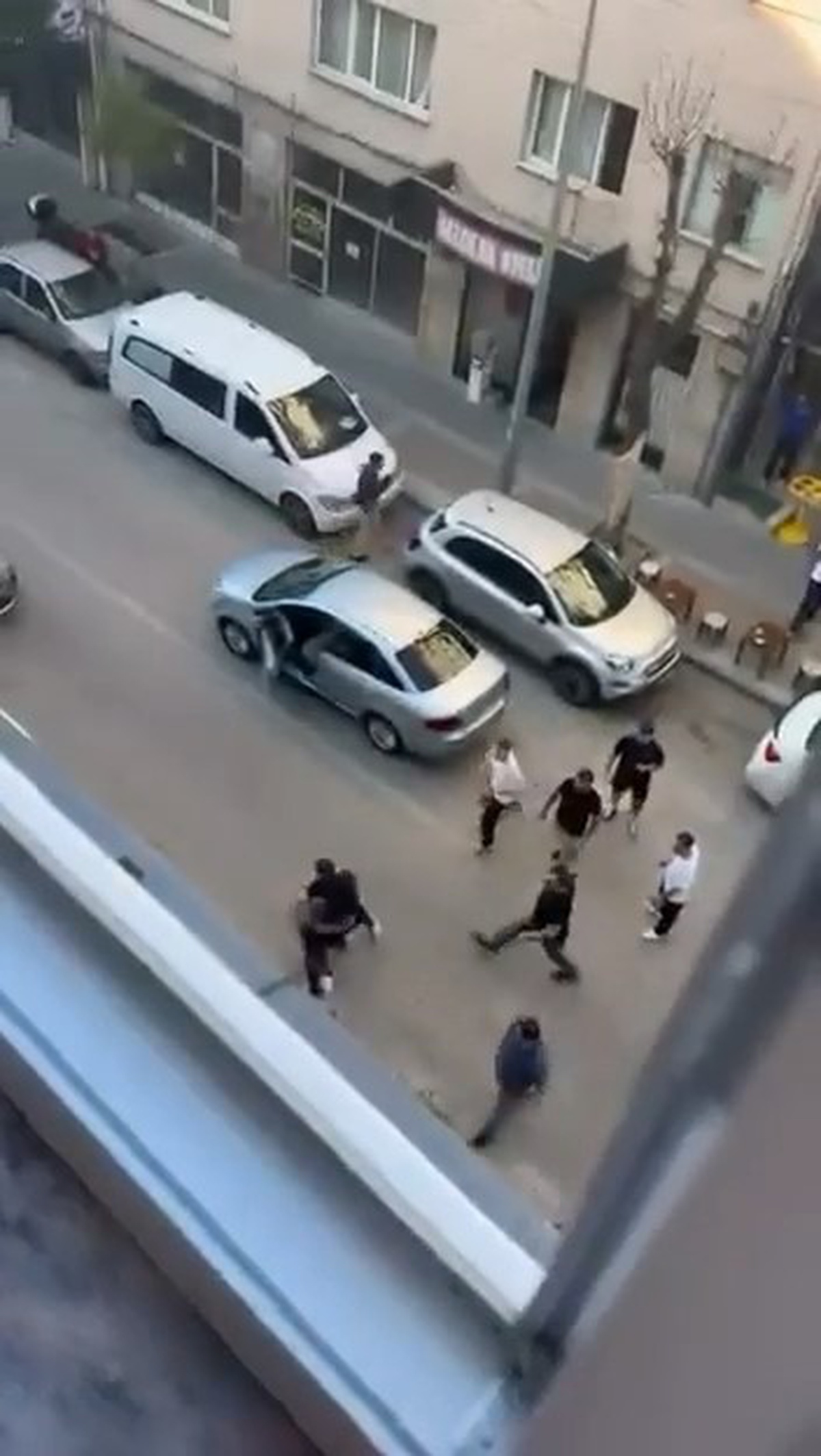 Bursa Yıldırım'da sinyal tartışması kavgaya dönüştü, o anlar kamerada