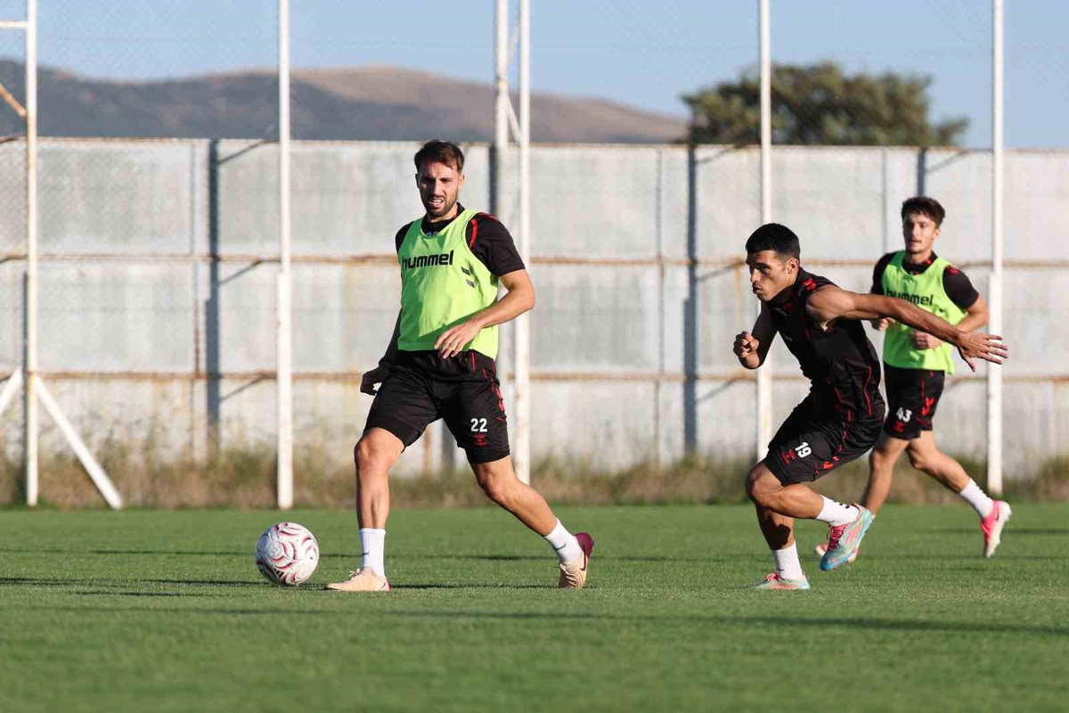 Sivasspor, deplasmanda oynayacağı Antalyaspor maçı hazırlıklarına başladı