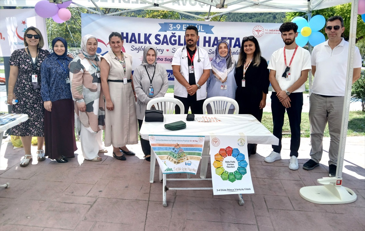 Taşova'da Halk Sağlığı Haftası için Gazi Mustafa Kemal Atatürk Millet Bahçesi'nde stant açıldı
