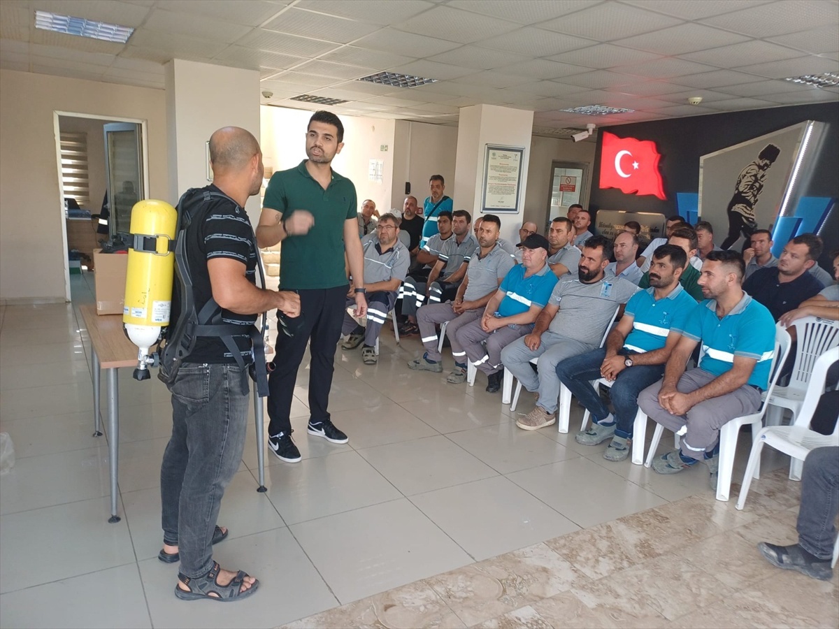 TESKİ, kapalı alan çalışmalarında saha personeline uygulamalı iş güvenliği eğitimi verdi