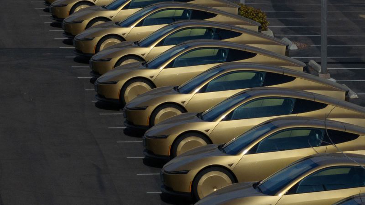 Tesla'nın Cybercab robotaksi planı rekabette Waymo'nun gerisinde kaldı
