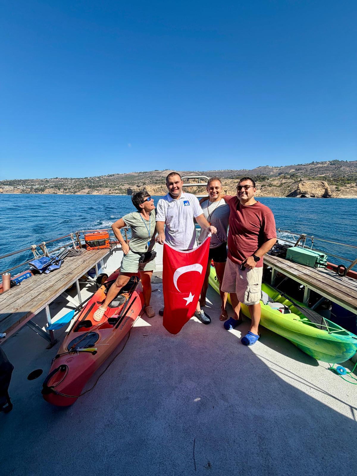 İzmirli yüzücü Tuna Tunca, Catalina Kanalı'nı 11 saatte geçerek Ocean's 7'de dördüncü parkuru