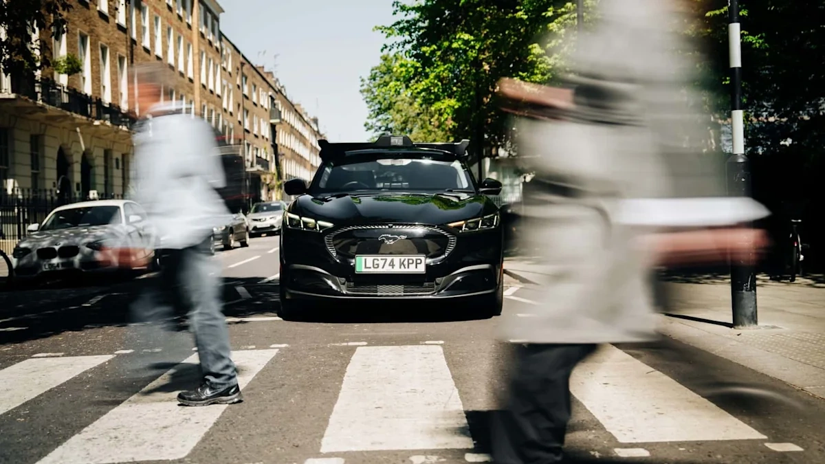 Uber, Londra'da Wayve Teknolojili İlk Otonom Taksi Hizmetini Başlattı