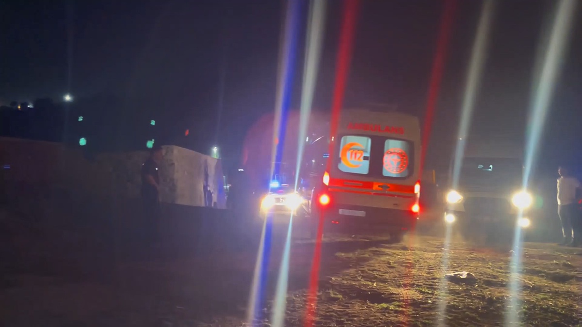 Ümraniye'de şarampole devrilen otomobilin sürücüsü Mehmet A. hayatını kaybetti