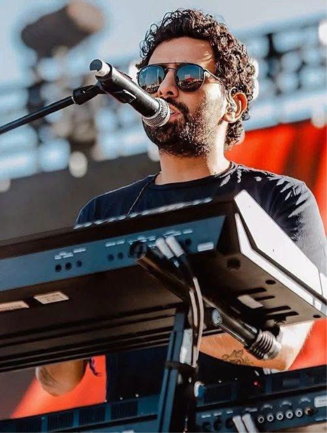 Ünlü müzisyen, hamile eşi ve 3 yaşındaki kızı öldürüldü