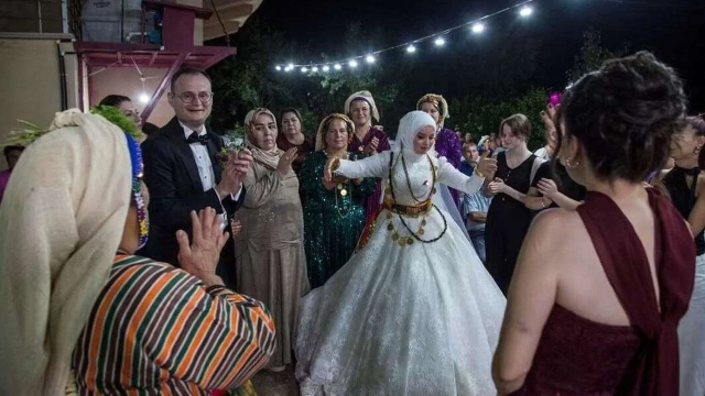 3 gün 3 gece süren düğünde milyonluk takı şoku: Gelin gözaltına alındı
