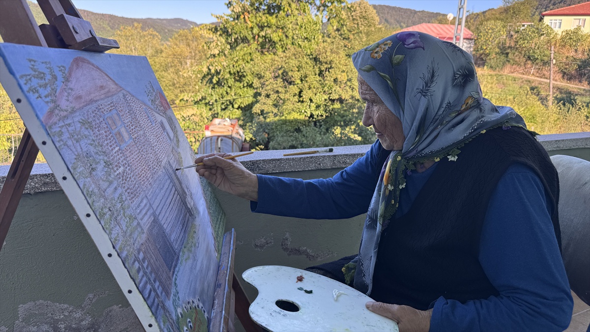 Zonguldaklı 81 yaşındaki Şahinde Ermiş, 80 eserini 15-17 Eylül'de sergileyecek