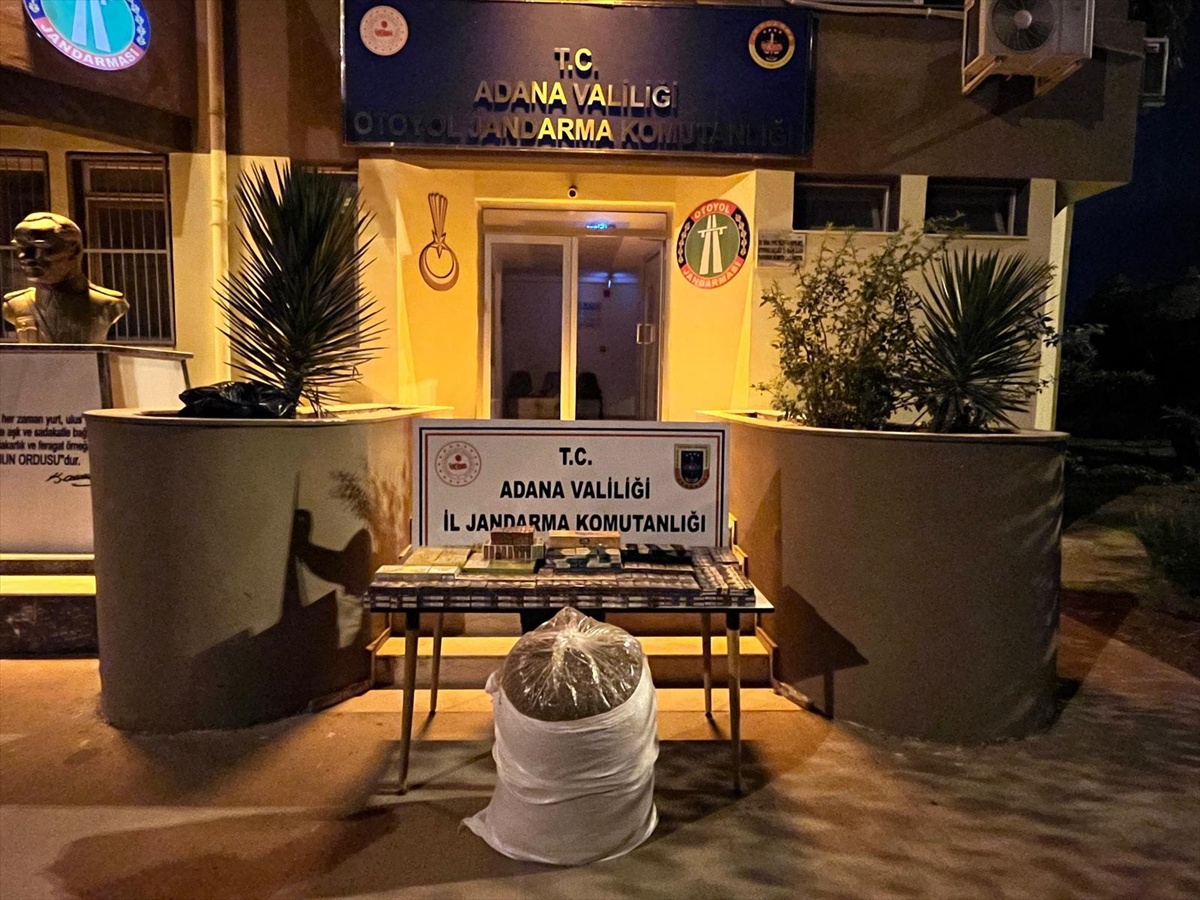 Adana\'da gümrük kaçağı 630 paket sigara ve kıyılmış tütün ele geçirildi, 2 zanlı gözaltında