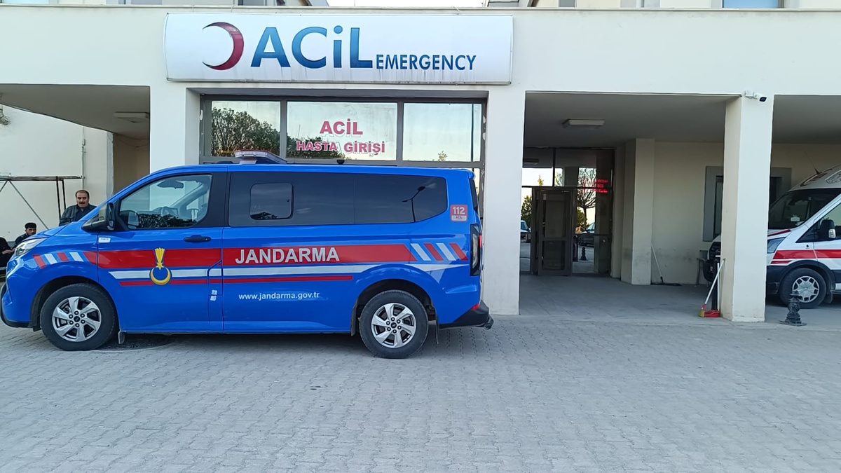 Adıyaman Besni'de iki otomobil çarpıştı, 8 kişi yaralandı