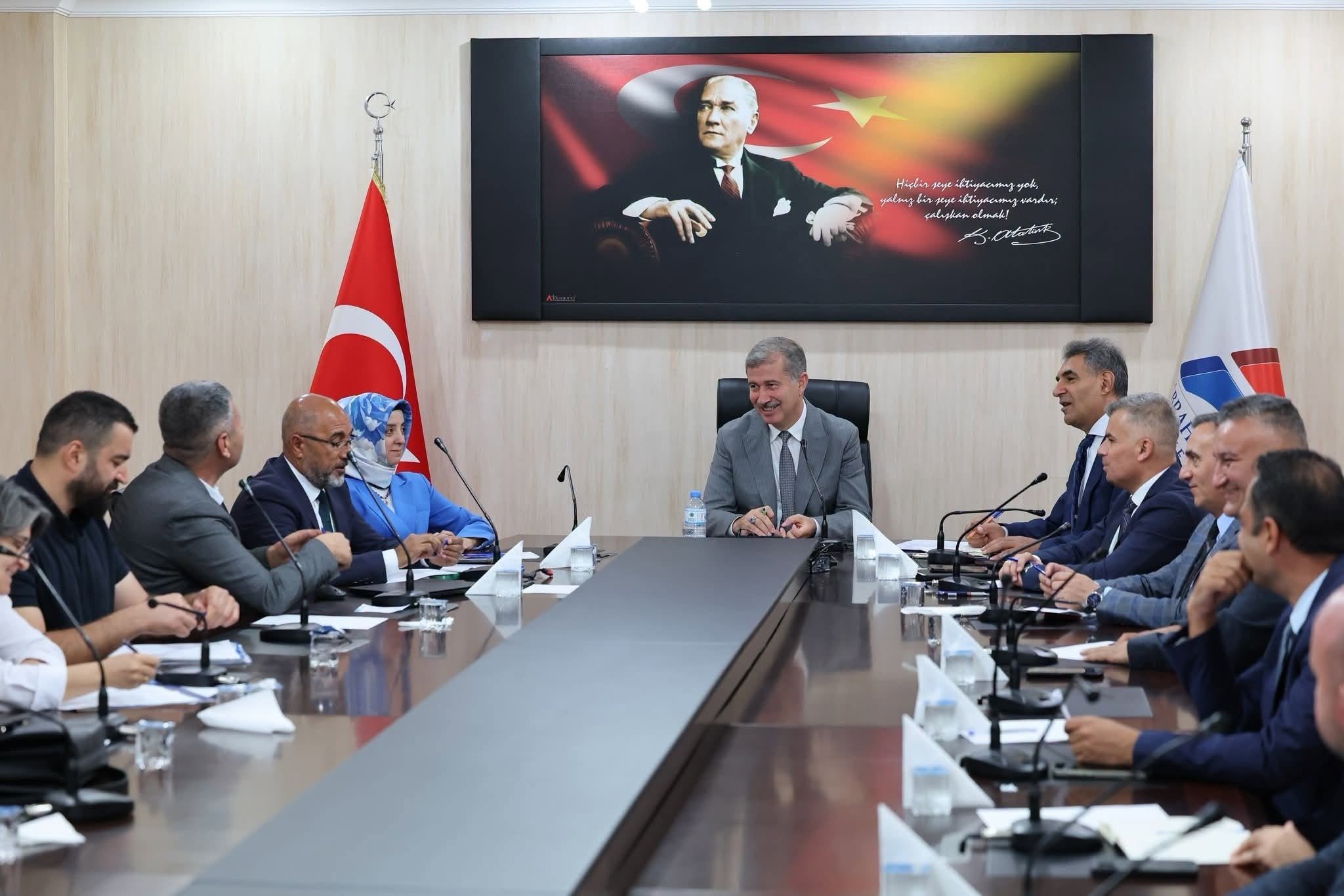 AİÇÜ'de 2026-2027 için yöneticilerle değerlendirme toplantıları yapıldı