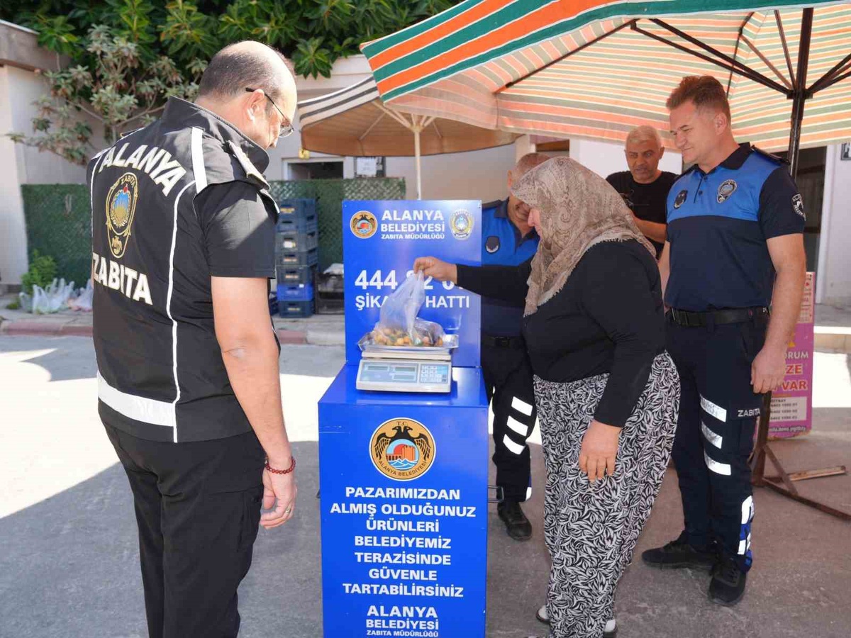 Alanya'da pazar yerlerine ücretsiz kontrol terazisi yerleştirildi