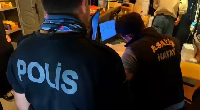 Antakya'da internet kafe ve oyun salonlarına kapsamlı denetim yapıldı