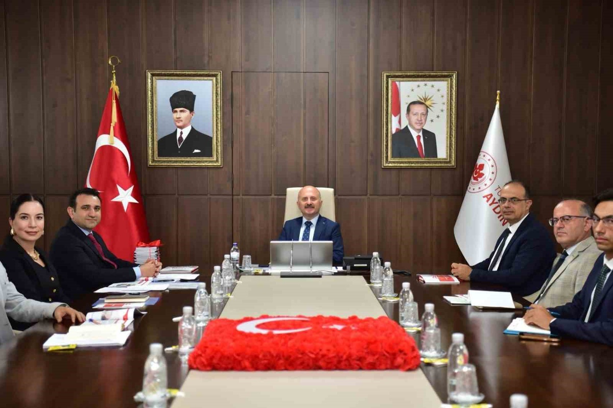 Aydın Valisi Varol, 2026-2027 eğitim yılı projelerini istişare toplantısında değerlendirdi